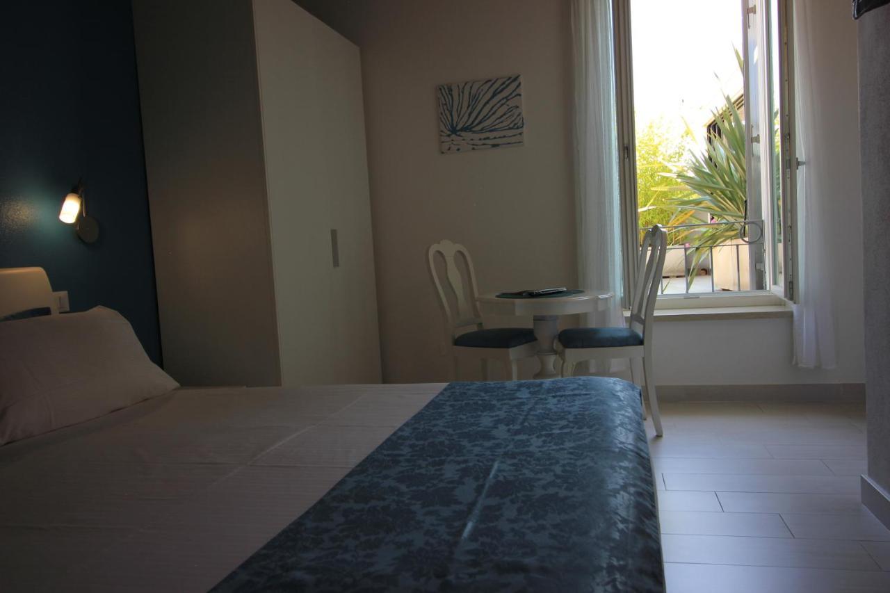 Rooms Il Punto Peschiera del Garda Exteriör bild