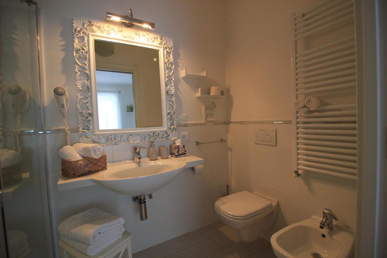 Rooms Il Punto Peschiera del Garda Exteriör bild