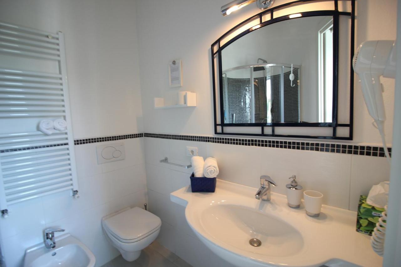 Rooms Il Punto Peschiera del Garda Exteriör bild